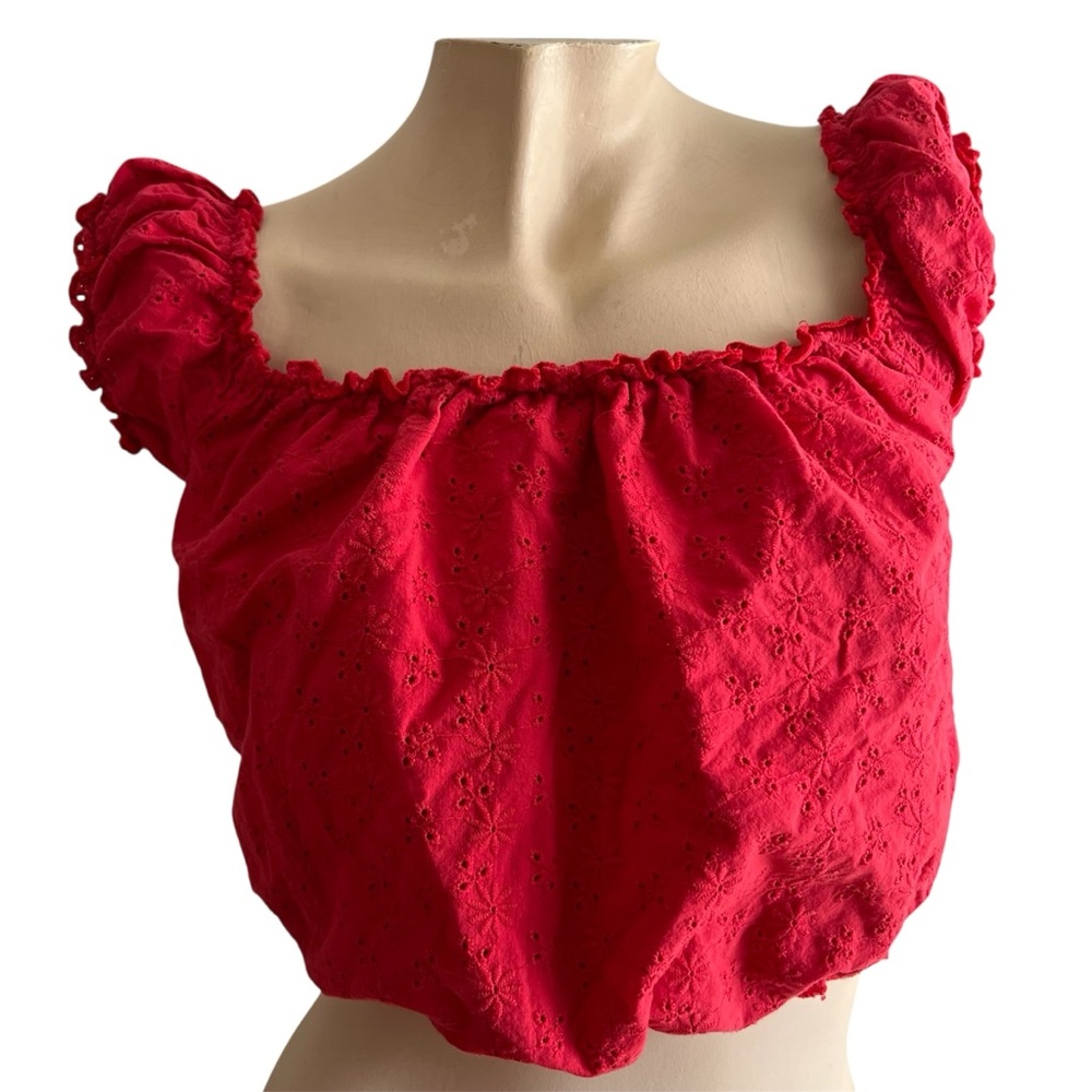 🐚🪼 2/15$ TOPS 🪼🐚 Garage Red Eyelet Puff Sleeve Crop Top